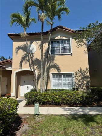Emerald Courts, 16203 Emerald Cove Rd, Weston, Florida 33331, image 3