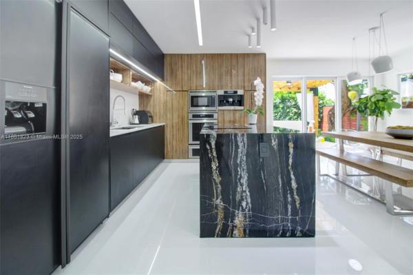 Fulford By The Sea, 1187 NE 182nd St, North Miami Beach, Florida 33162, image 3