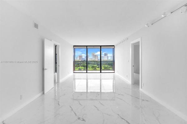 Coronado Tower 1, 20335 W Country Club Dr #1108, Aventura, Florida 33180, image 3