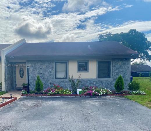 5017 SW 139th Pl, Unincorporated Dade County, Florida 33175, image 1