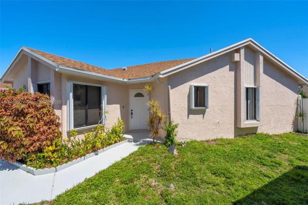Rainberry Park, 21887 Rainberry Park Cir, Boca Raton, Florida 33428, image 1