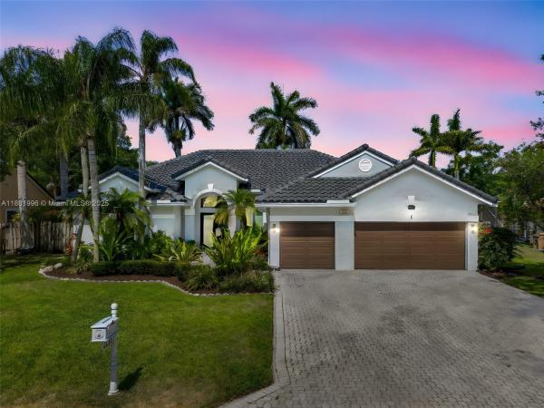 Estates Of Stirling Lake, 6121 Superior Blvd, Davie, Florida 33331, image 1