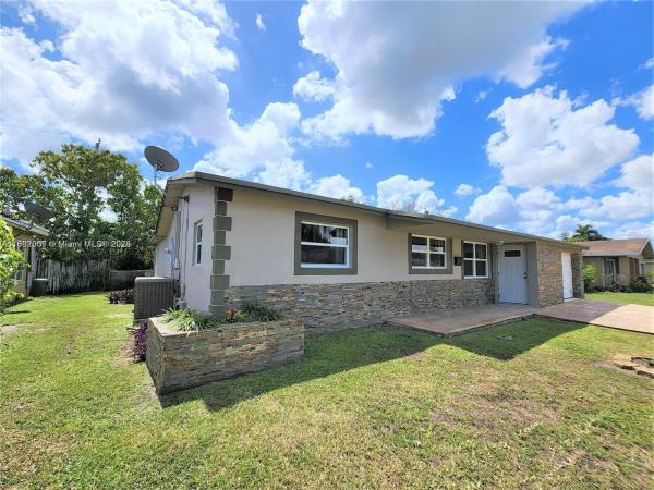 Sunrise Golf Village, 5840 NW 16th St, Sunrise, Florida 33313, image 3
