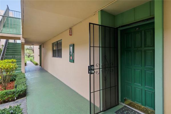 10525 SW 112 Ave #117, Unincorporated Dade County, Florida 33176, image 1