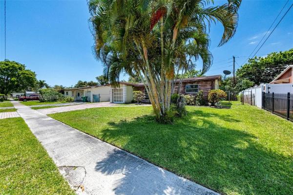 Holiday Village, 4240 NW 22nd St, Lauderhill, Florida 33313, image 3