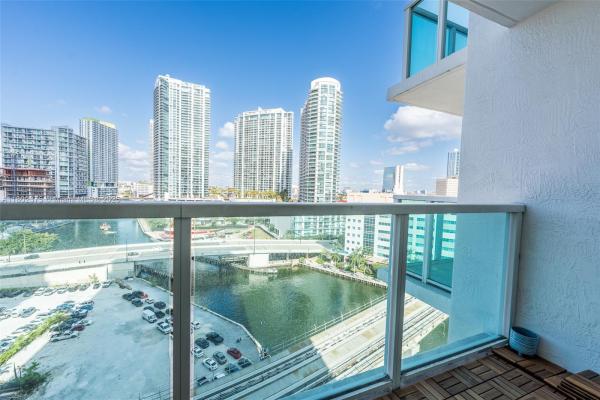 Brickell On The River North Tower, 31 SE 5th St #1603, Miami, Florida 33131, image 2