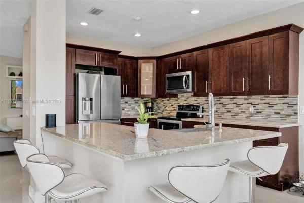 Savannah Falls, 1070 Briar Ridge Rd, Weston, Florida 33327, image 2