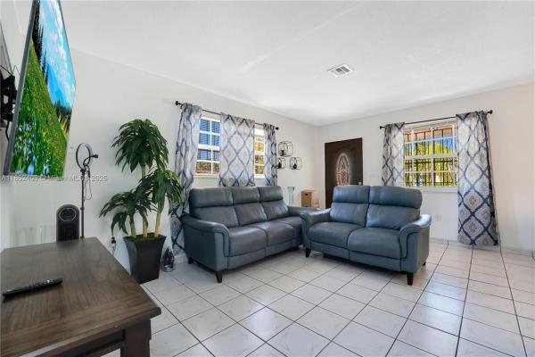Federal Way, 460 NE 75th St #2, Miami, Florida 33138, image 1