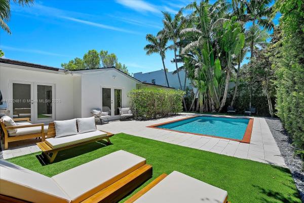 Sunset Lake, 3020 Alton Rd, Miami Beach, Florida 33140, image 3