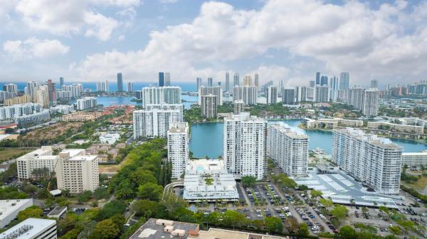 Commodore Plaza Tower, 2750 NE 183rd St #1409, Aventura, Florida 33160, image 1