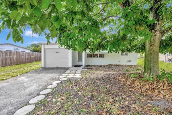 Broadview Country Club Estates, 1920 SW 65th Ter, North Lauderdale, Florida 33068, image 2