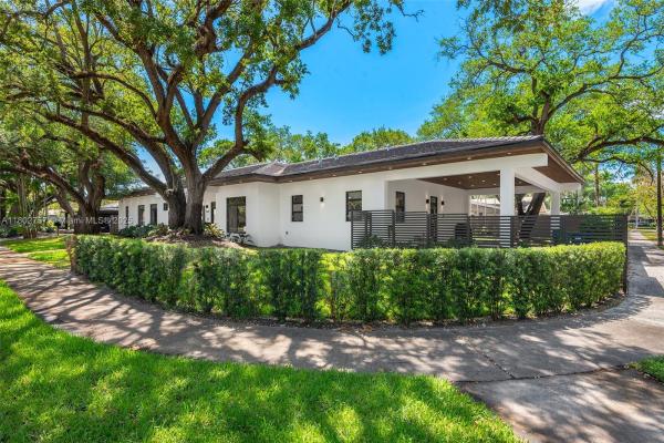 Highland Woods, 2060 NE 198th Ter, Ojus, Florida 33179, image 2
