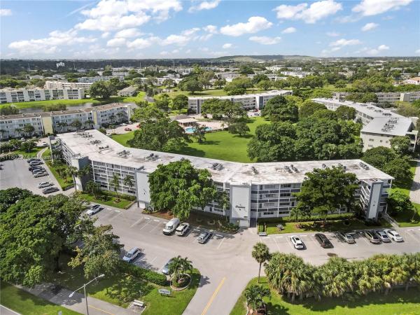 Berkshire, 1012 Berkshire A, Deerfield Beach, Florida 33442, image 2
