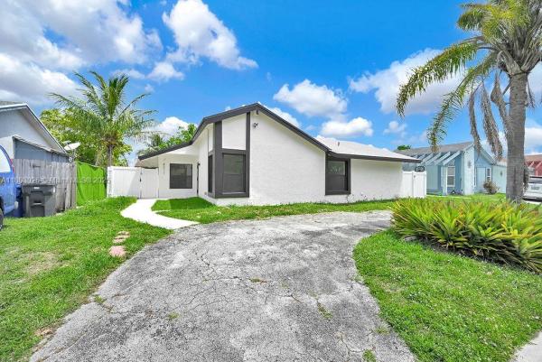 North Lauderdale Village, 8211 SW 4th Pl, North Lauderdale, Florida 33068, image 1
