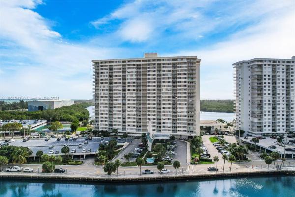 Arlen House Central, 300 Bayview Dr #812, Sunny Isles Beach, Florida 33160, image 1