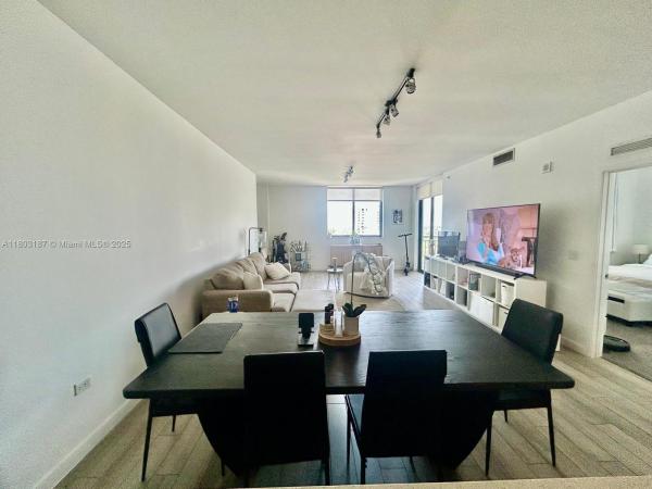 Nine At Mary Brickell Village, 999 SW 1st Ave #2013, Miami, Florida 33130, image 3