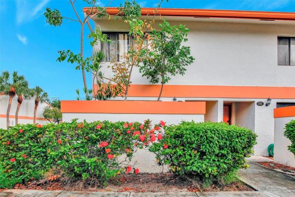 Townhomes At Orange Drive, 7065 SW 42nd Pl, Davie, Florida 33314, image 1
