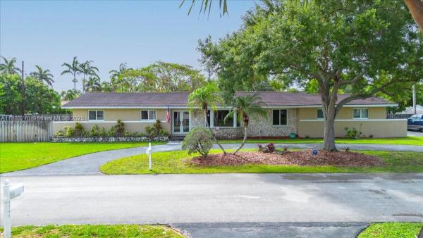 9750 SW 143rd Dr, Miami, Florida 33176, image 1