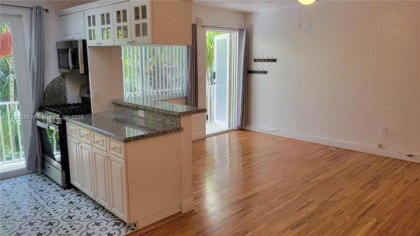 Freedom House, 659 Meridian Ave #14, Miami Beach, Florida 33139, image 3