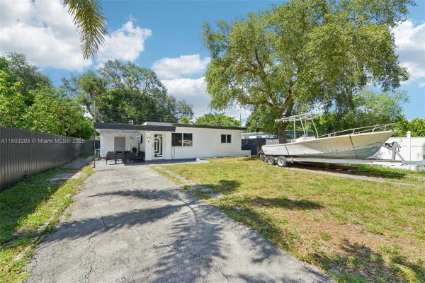 Hollywood Suburbs, 6309 Cleveland St, Hollywood, Florida 33024, image 3