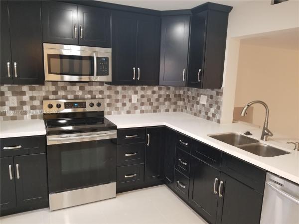 Venetian Park East, 907 NE 27th Ave #907, Hallandale Beach, Florida 33009, image 1