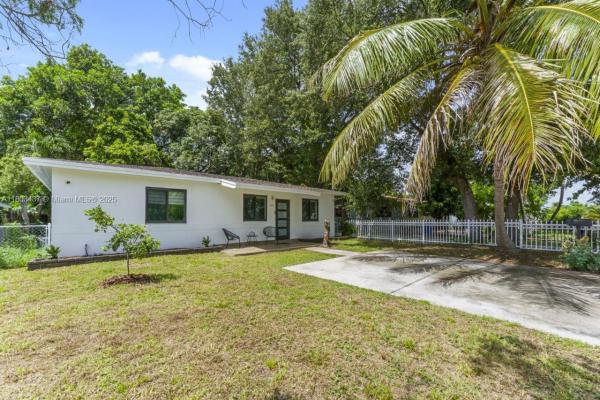 Fulford By The Sea, 1330 NE 155th St, North Miami Beach, Florida 33162, image 3