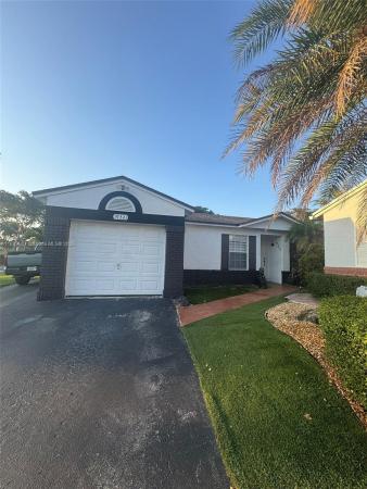 19321 NW 83rd Ave, Hialeah, Florida 33015, image 1