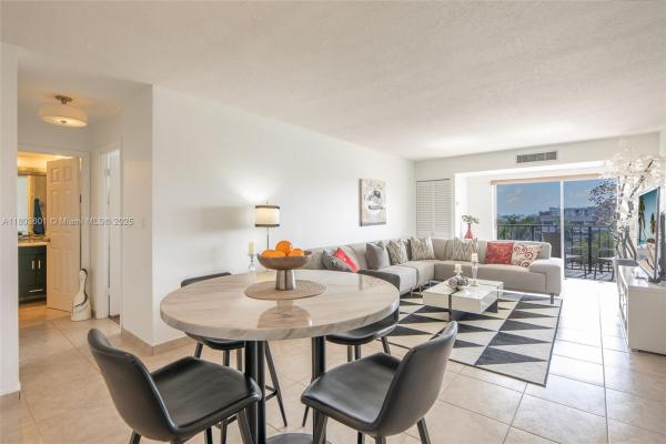 Runaway Bay, 1625 SE 10th Ave #607, Fort Lauderdale, Florida 33316, image 2