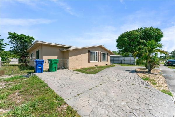 Wyn Homesites, 2071 SW 68th Way, Miramar, Florida 33023, image 3
