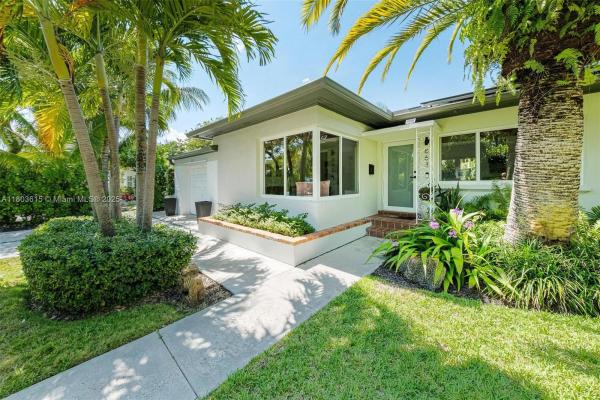 863 NE 90th St, Miami, Florida 33138, image 1