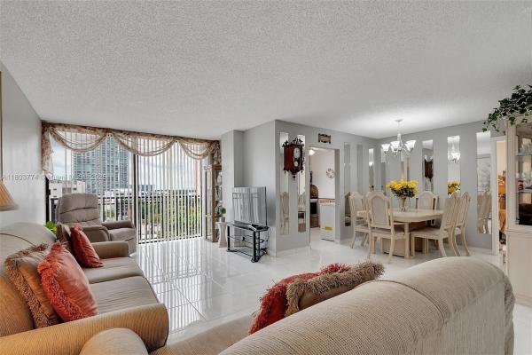 Plaza Of The Americas, 17021 N Bay Rd #918, Sunny Isles Beach, Florida 33160, image 1