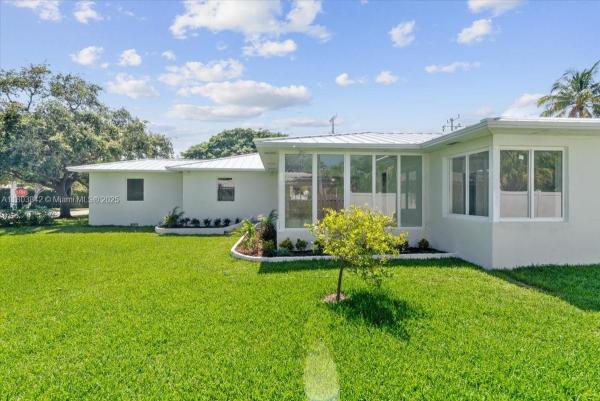 Hollywood Lakes, 1459 Jefferson St, Hollywood, Florida 33020, image 1