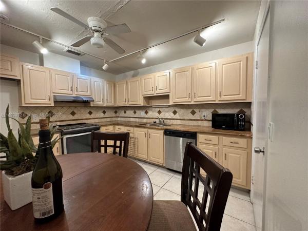 Quadrille Villas, 8003 Ambach Way #8003, Hypoluxo, Florida 33462, image 1