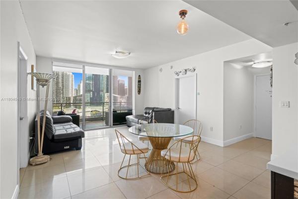 The Ivy At Riverfront, 90 SW 3rd St #2215, Miami, Florida 33130, image 2