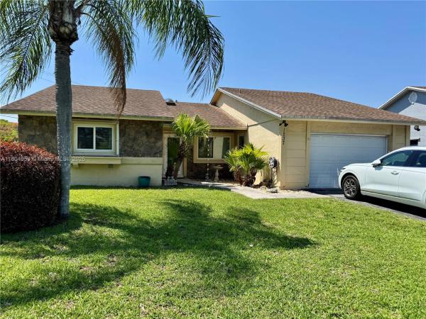 Homestead Lakes Tennessee East, 1237 N Fieldlark Ln, Homestead, Florida 33035, image 1