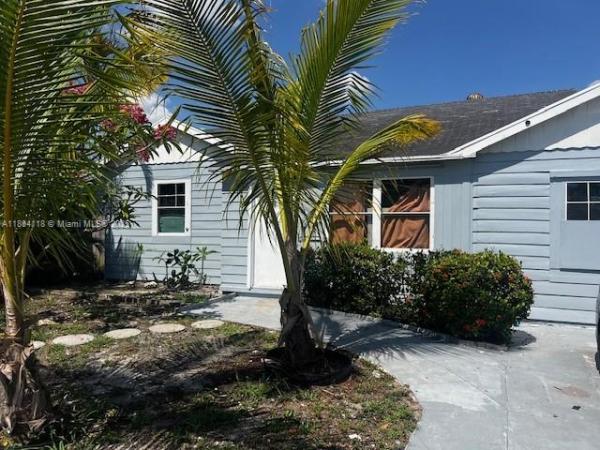 Lake Worth Town, 707 N J St, Lake Worth Beach, Florida 33460, image 1