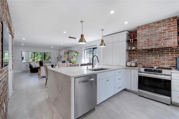 The Horizons Of Boca Lago, 21830 Cypress Cir #27E, Boca Raton, Florida 33433, image 1