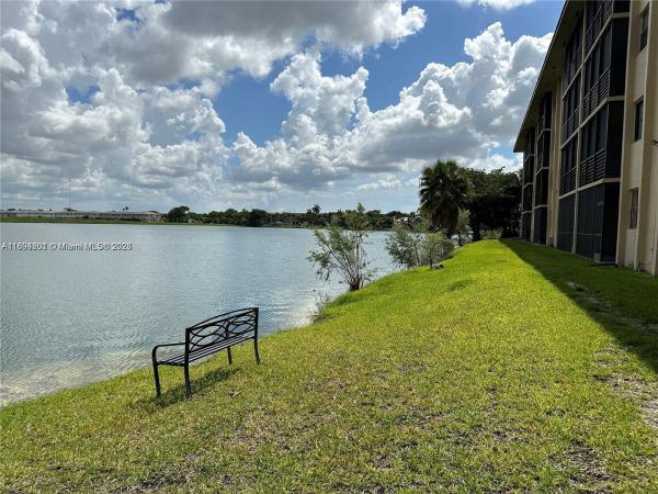 601 Ives Dairy Rd #401-8, Miami, Florida 33179, image 1