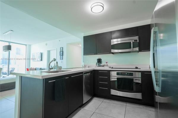The Ivy At Riverfront, 90 SW 3rd St #1401, Miami, Florida 33130, image 3