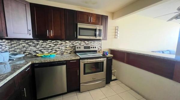 Crestview Towers, 2025 NE 164th St #506, North Miami Beach, Florida 33162, image 2