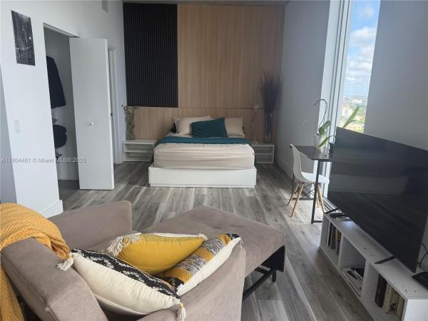 Centro, Miami, Florida 33131, image 3