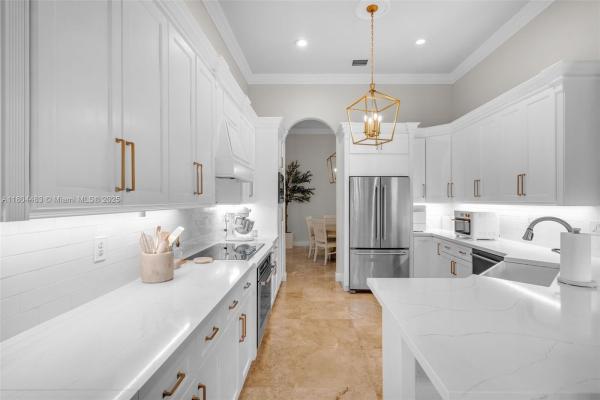 Cutler Cay, 19336 SW 77th Pl, Cutler Bay, Florida 33157, image 3
