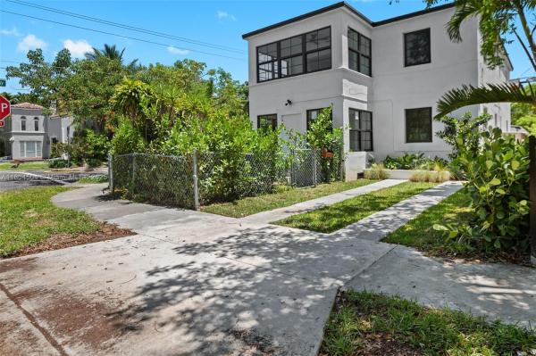 Biltmore, 4222 NE 1st Ave, Miami, Florida 33137, image 1