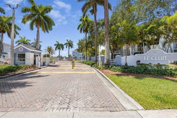 Le Club At Old Cutler, 8520 SW 212 St #106, Cutler Bay, Florida 33189, image 1