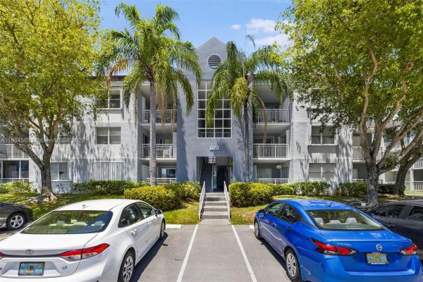 Le Club At Old Cutler, 8520 SW 212th St #106, Cutler Bay, Florida 33189, image 2