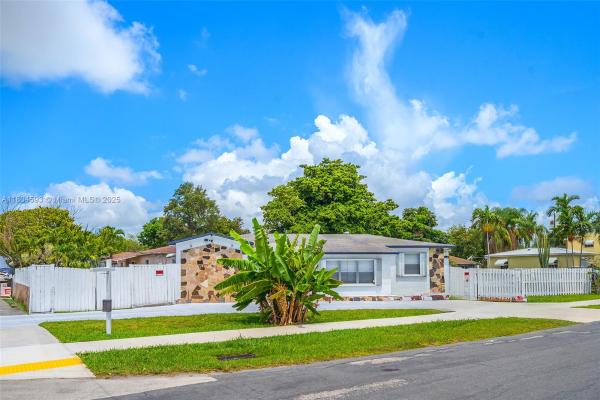 Sunset Park, 600 SW 10th St, Hallandale Beach, Florida 33009, image 1