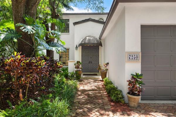 University Place, 7250 SW 47th Ave, Coral Gables, Florida 33143, image 3