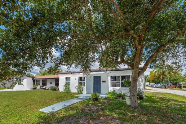 Hallandale Beach No HOA, 504 SW 5th Ave #A-B, Hallandale Beach, Florida 33009, image 2