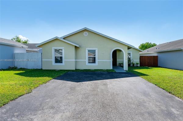 Princetonian By The Park, 24965 SW 128th Pl, Princeton, Florida 33032, image 3