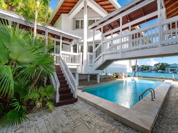 Mashta Island, 655 N Mashta Dr, Key Biscayne, Florida 33149, image 1